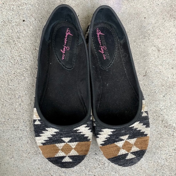 Flats - Picture 2 of 3